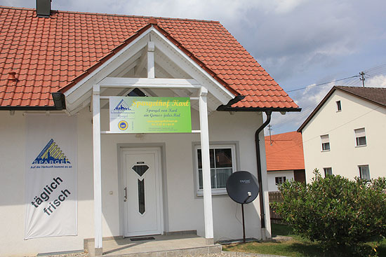 Spargelhof Ulrich Karl in Peutenhausen. Schrobenhausener Spargel aus kontrolliertem Anbau, Erdbeeren und Speisekartoffeln (&copy;Foto: Martin Schmitz)